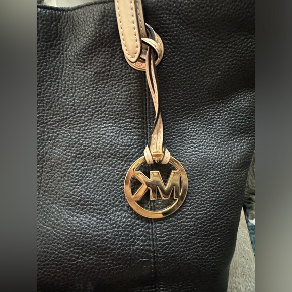 Michael Kors Jet Set Women's Tote Black Pebble Grain Leather Purse - Picture 11 of 16